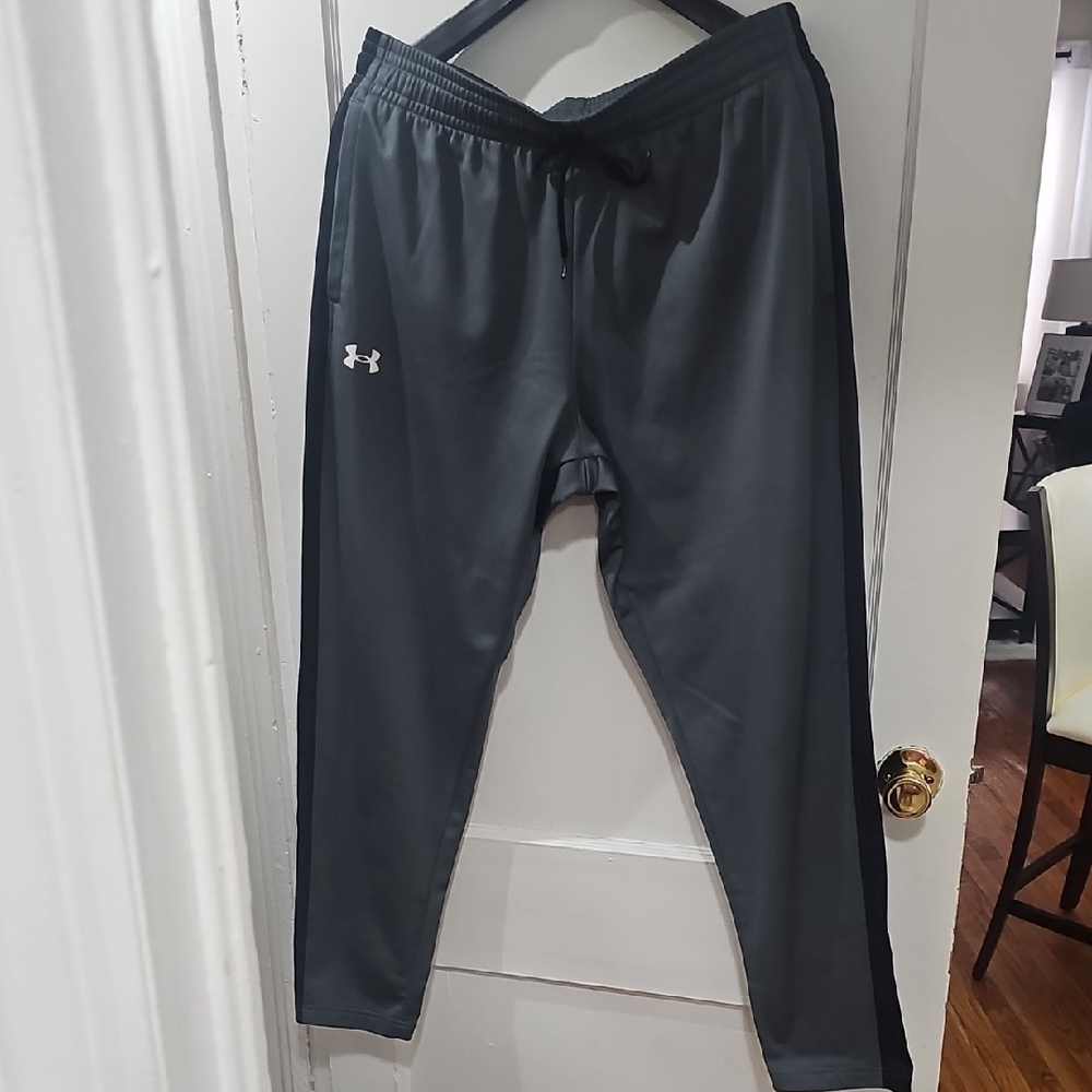 Under Armour Gray Sweatpants with Tapered Leg Design